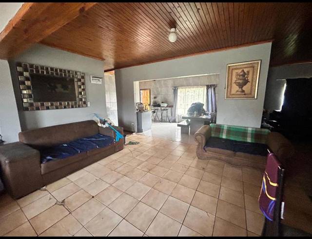 3 BEDROOM HOUSE FOR SALE IN DERSLEY